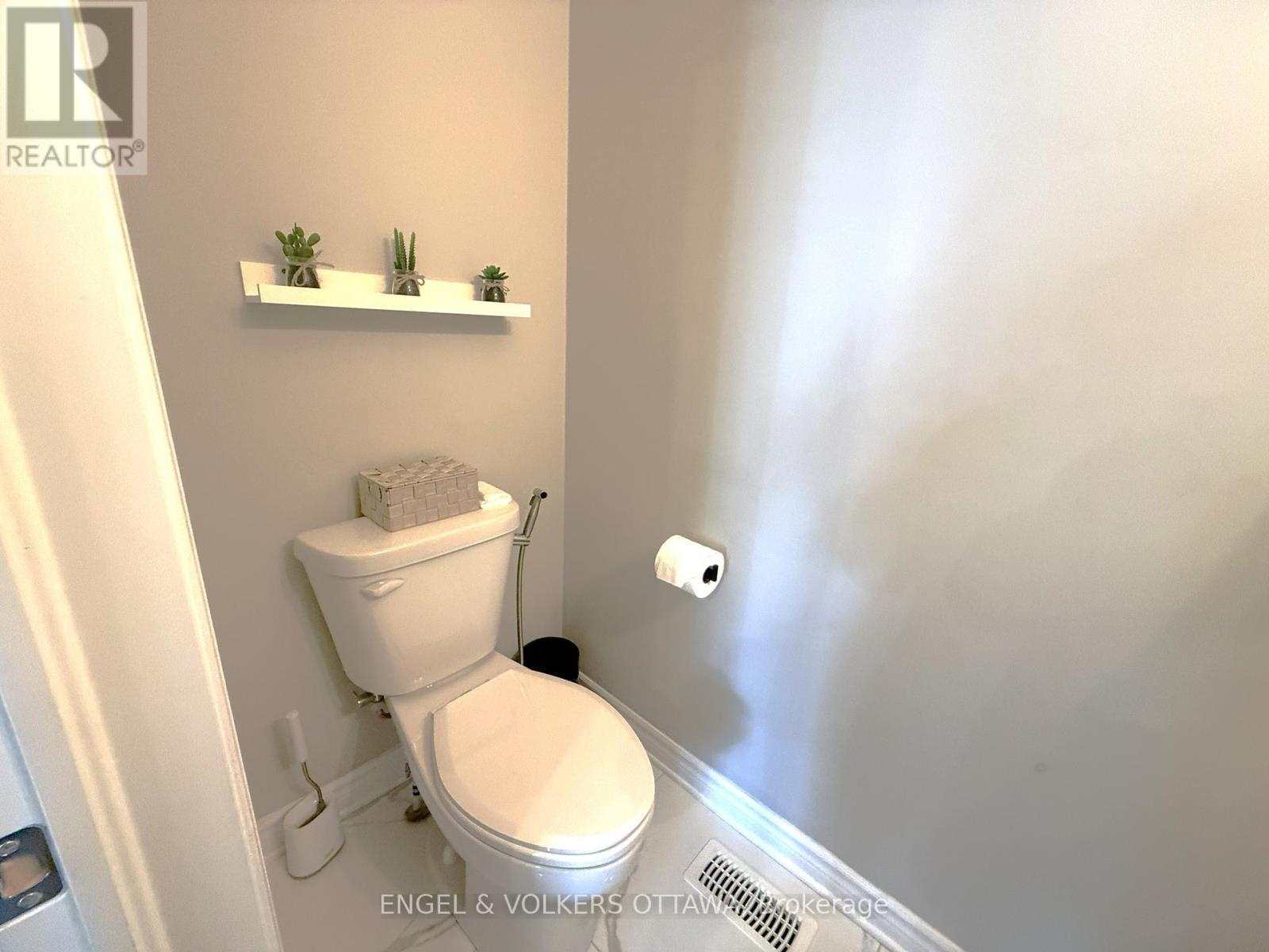 19 Allan Place, Ottawa, Ontario  K2S 2A9 - Photo 12 - X12980438