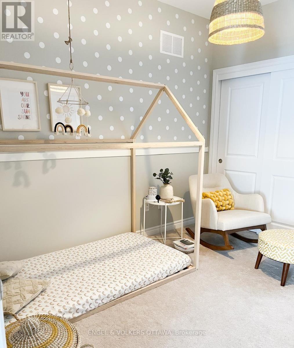 19 Allan Place, Ottawa, Ontario  K2S 2A9 - Photo 17 - X12980438