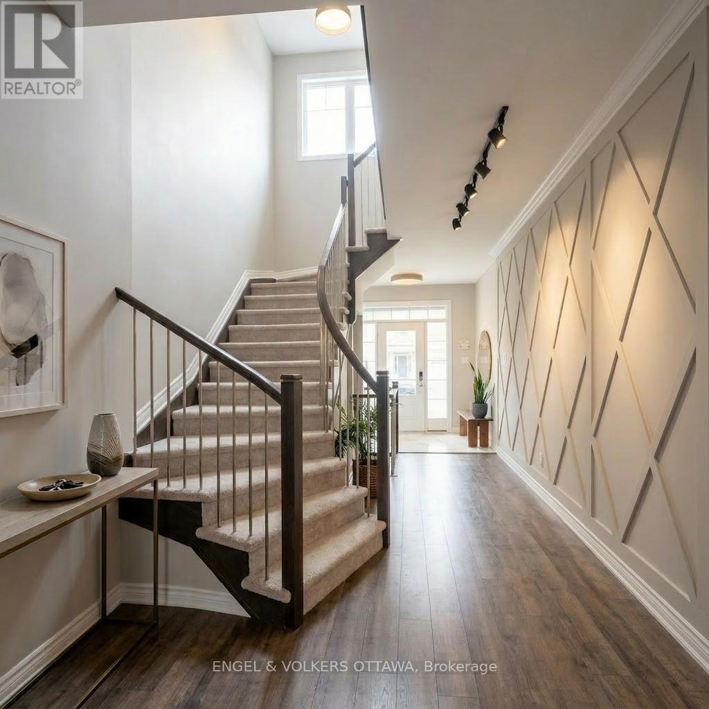 19 Allan Place, Ottawa, Ontario  K2S 2A9 - Photo 3 - X12980438