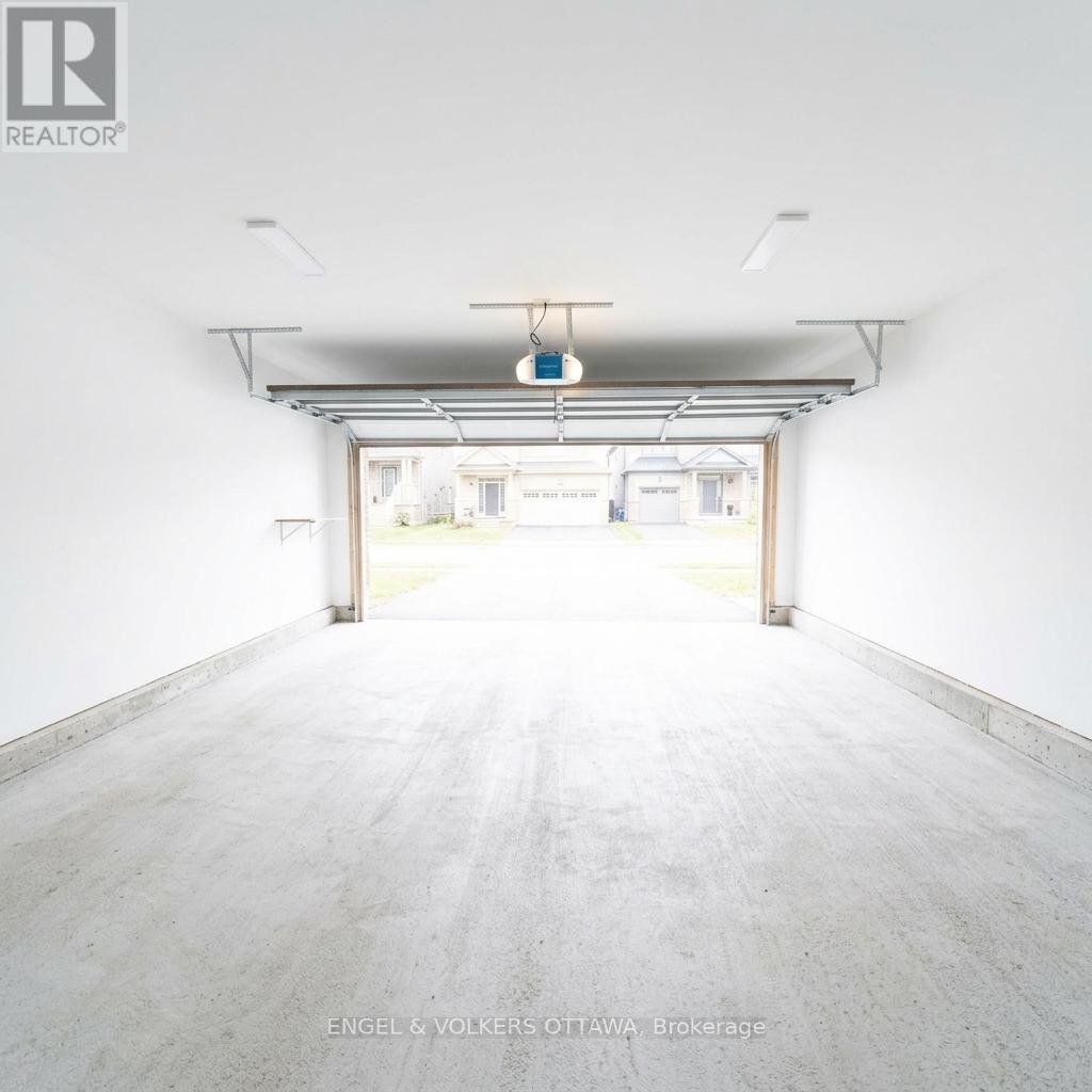 19 Allan Place, Ottawa, Ontario  K2S 2A9 - Photo 32 - X12980438