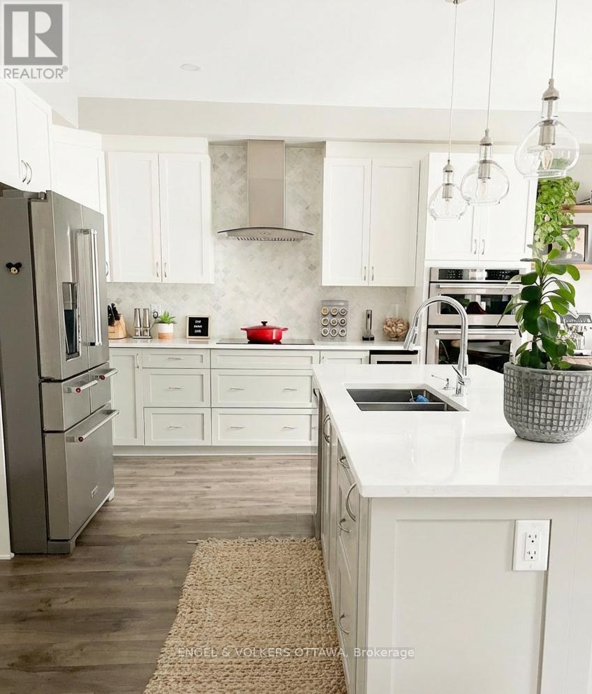 19 Allan Place, Ottawa, Ontario  K2S 2A9 - Photo 7 - X12980438