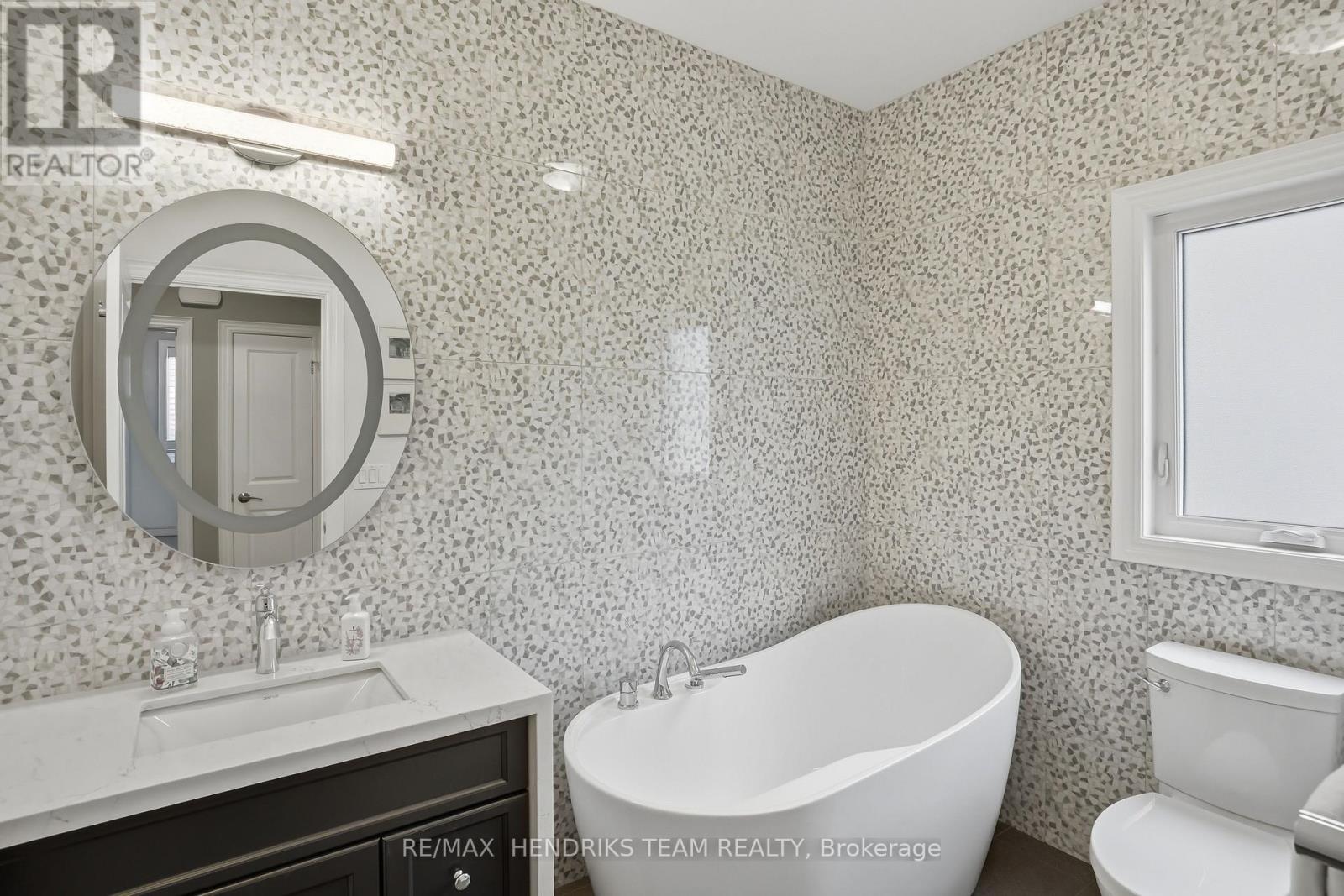 5 - 180 Port Robinson Road, Pelham, Ontario  L0S 1E6 - Photo 6 - X12980448