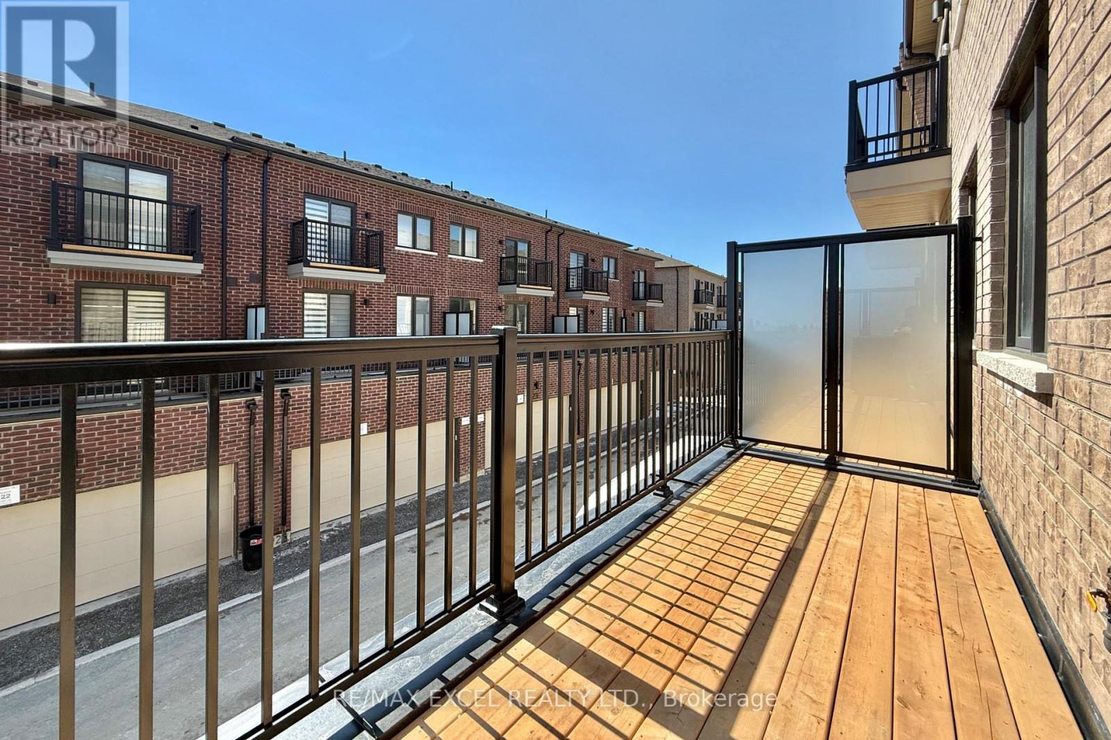 28 Bullata Lane, Richmond Hill, Ontario  L4B 0J6 - Photo 10 - N12980462