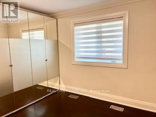 54 Leisure Lane, Richmond Hill, Ontario  L4C 4X1 - Photo 12 - N12977008