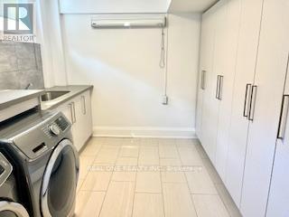 54 Leisure Lane, Richmond Hill, Ontario  L4C 4X1 - Photo 27 - N12977008