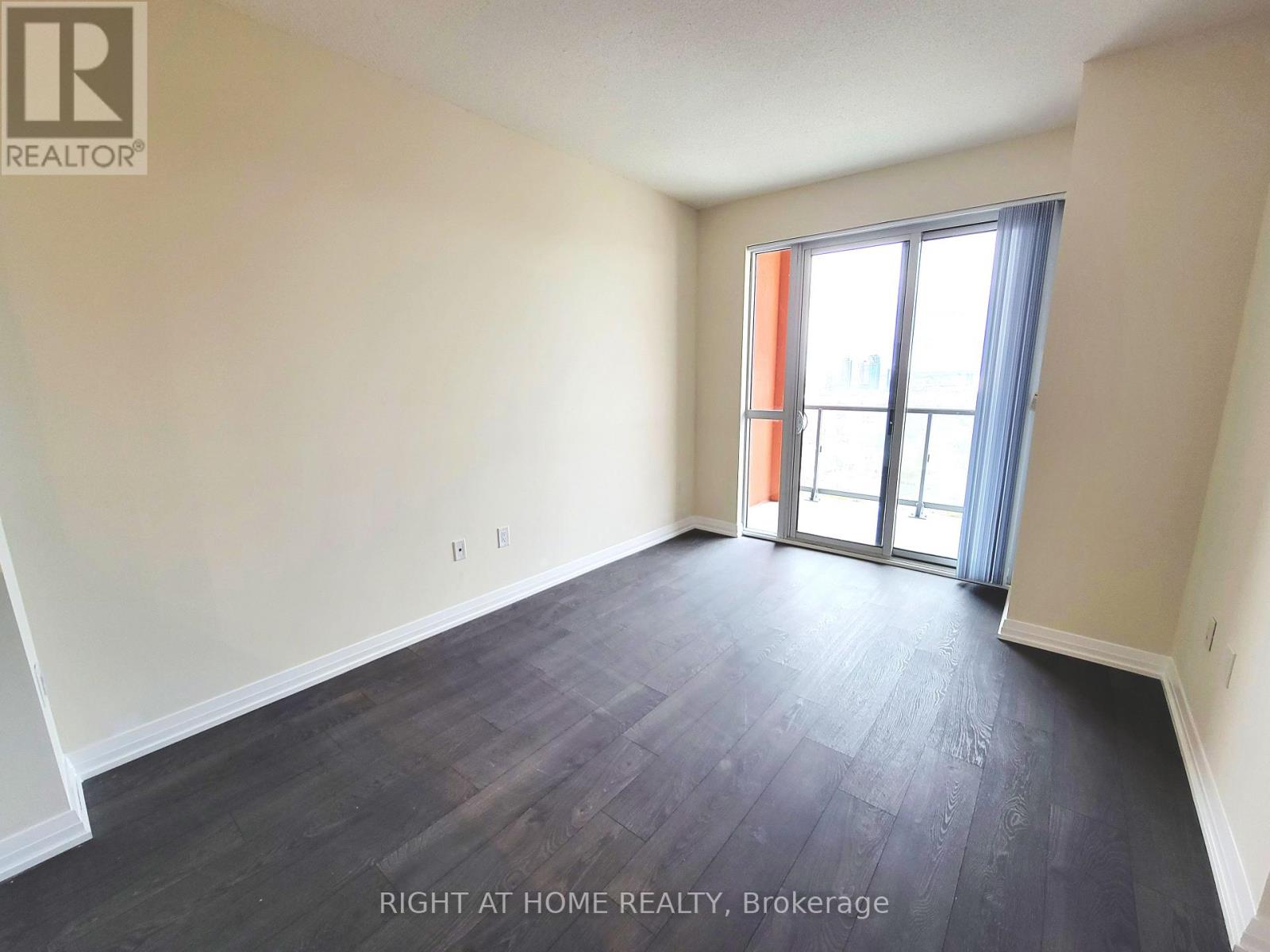 2208 - 50 Thomas Riley Road, Toronto, Ontario  M9B 0C5 - Photo 5 - W12980436