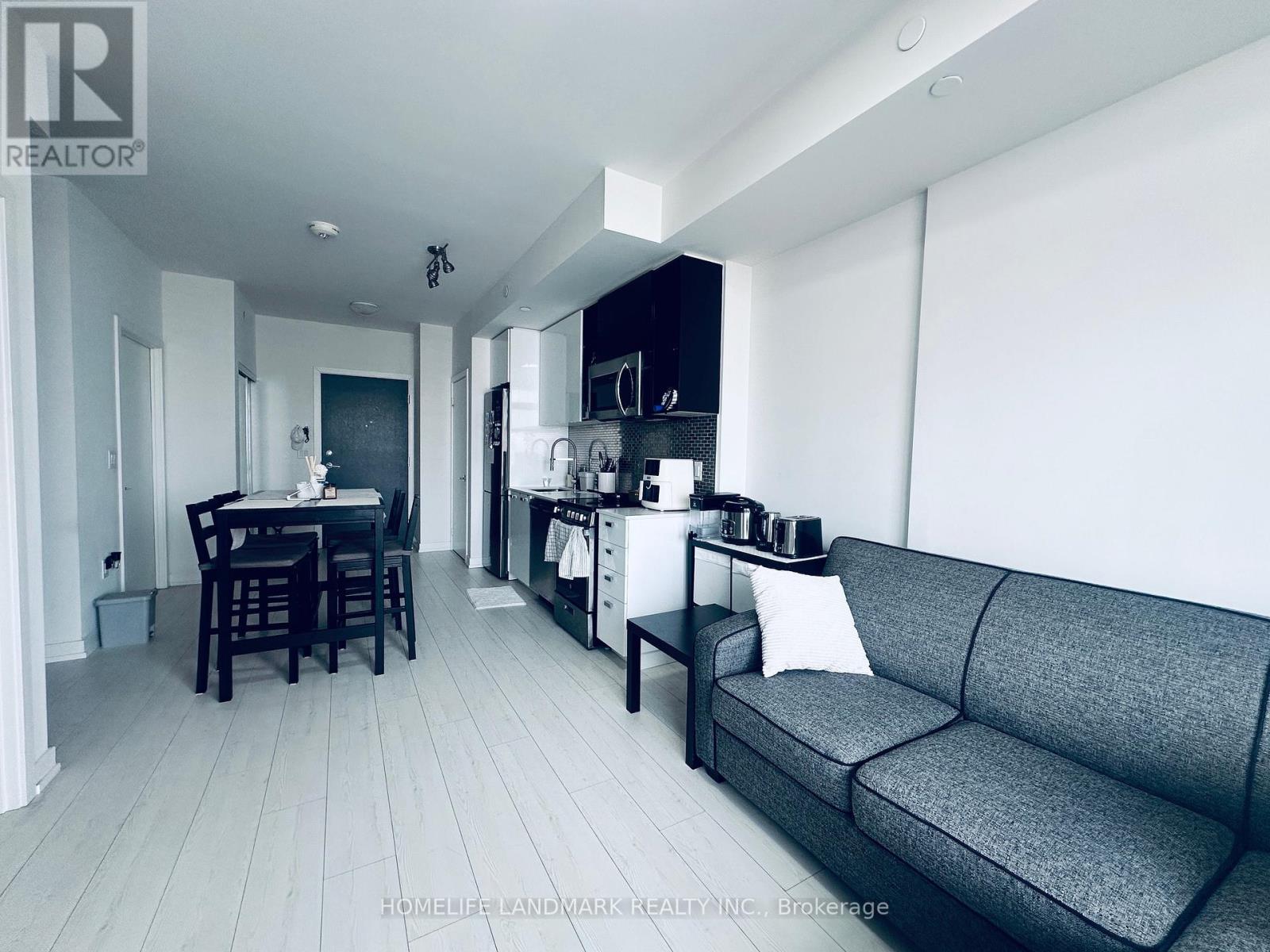 1103 - 10 De Boers Drive, Toronto, Ontario  M3J 0L6 - Photo 12 - W12980440