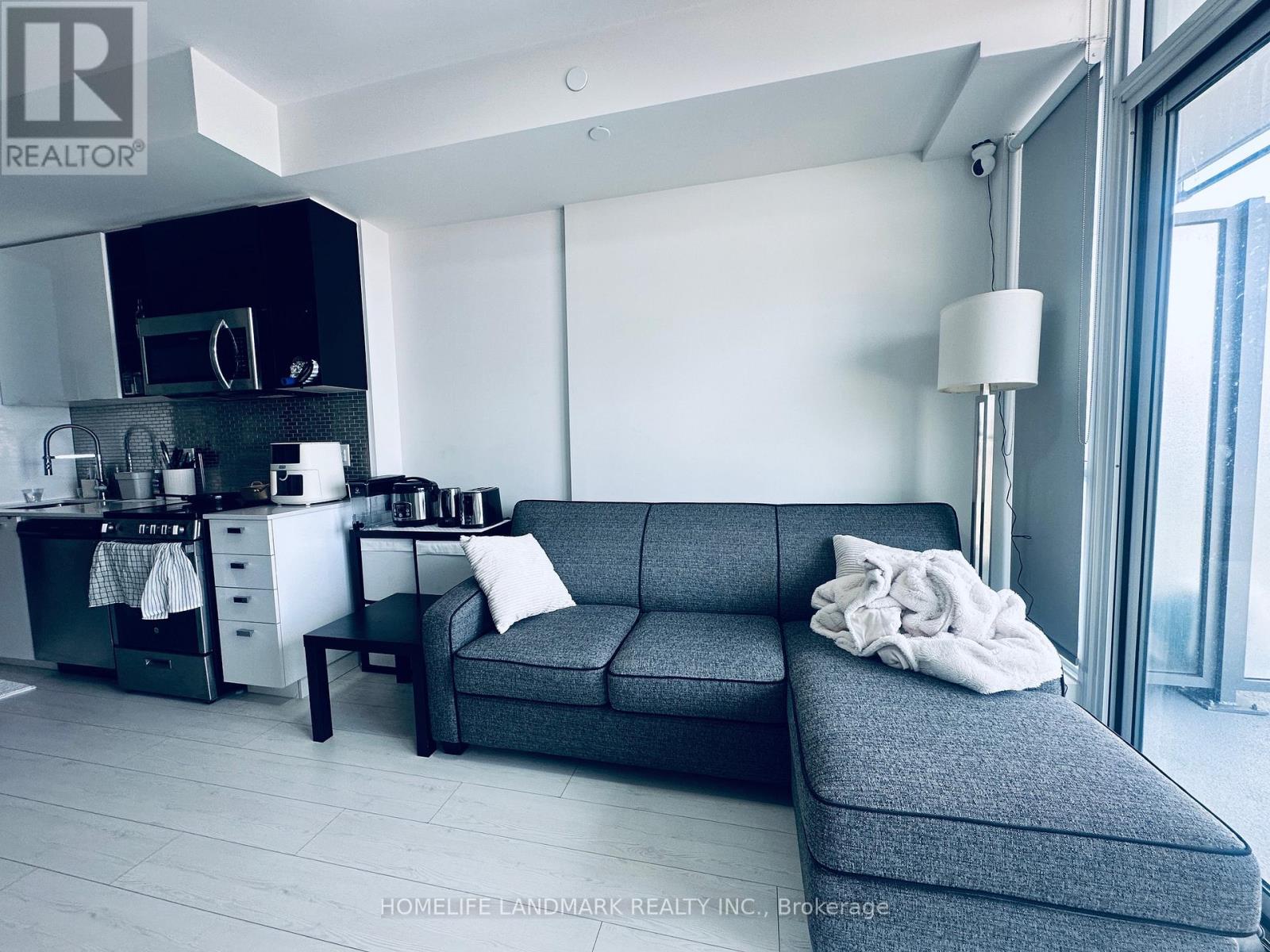 1103 - 10 De Boers Drive, Toronto, Ontario  M3J 0L6 - Photo 13 - W12980440