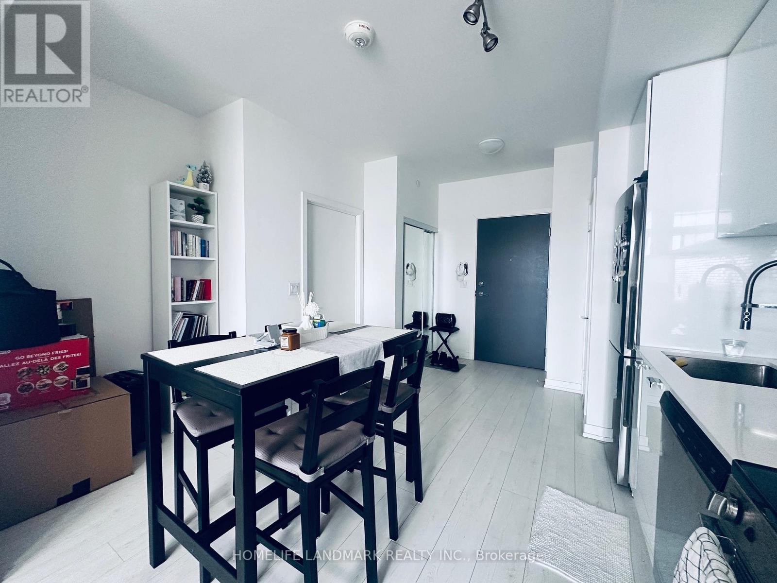 1103 - 10 De Boers Drive, Toronto, Ontario  M3J 0L6 - Photo 15 - W12980440