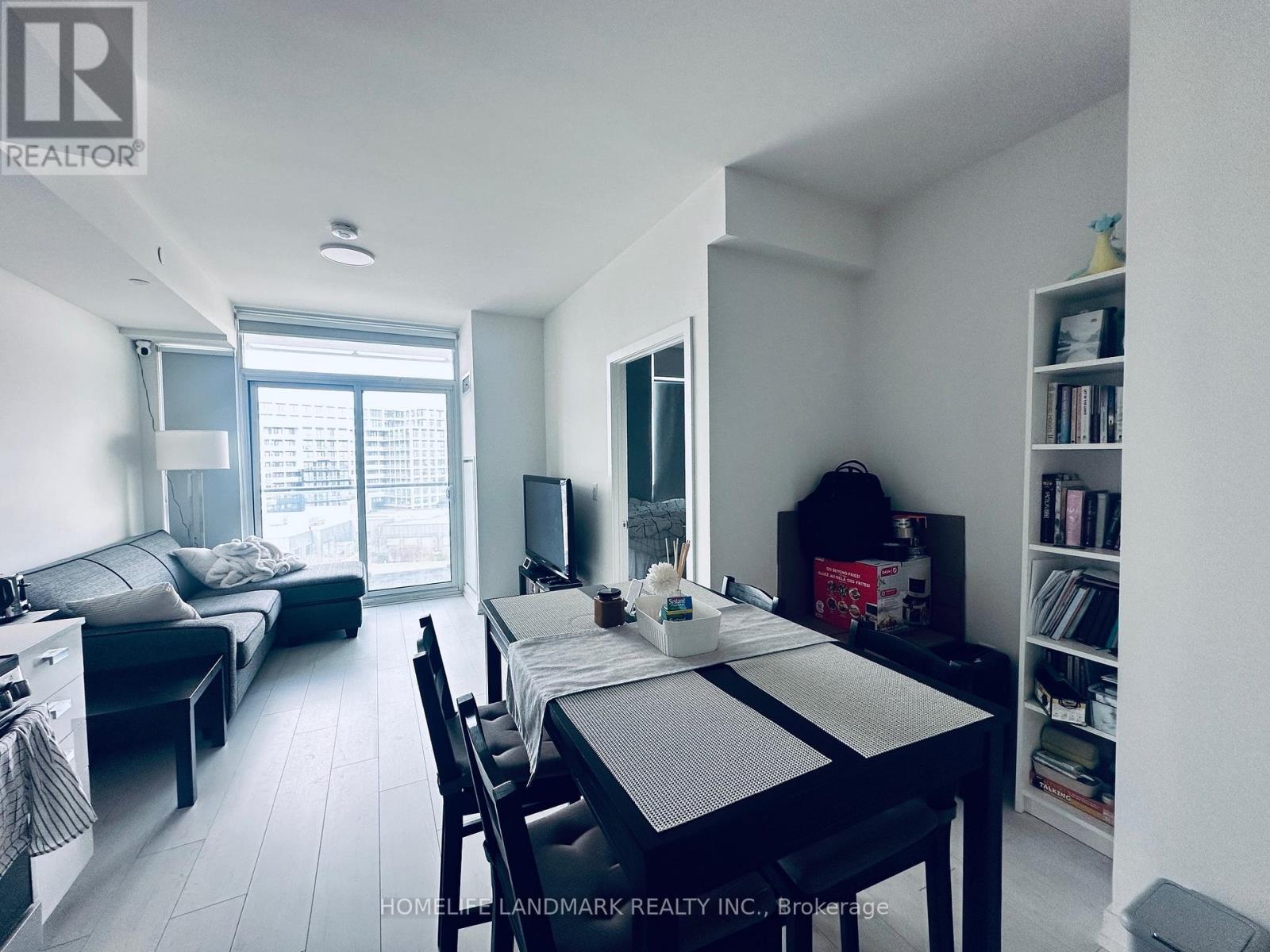 1103 - 10 De Boers Drive, Toronto, Ontario  M3J 0L6 - Photo 6 - W12980440