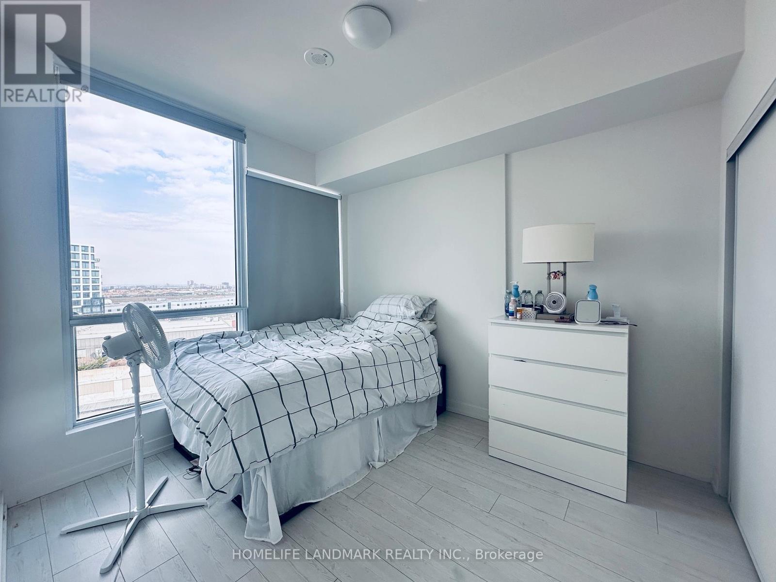 1103 - 10 De Boers Drive, Toronto, Ontario  M3J 0L6 - Photo 9 - W12980440