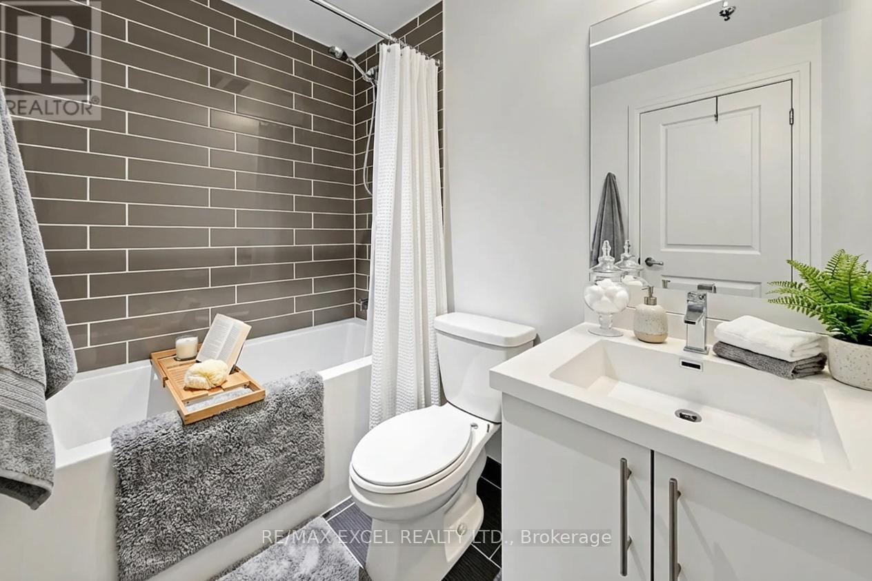 1702 - 55 Speers Road, Oakville, Ontario  L6K 0H9 - Photo 17 - W12980450