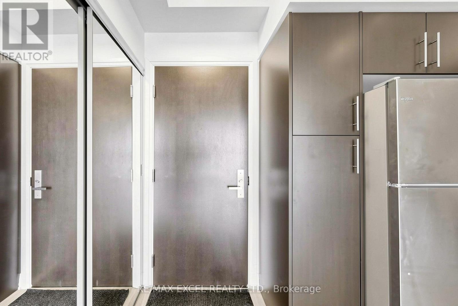 1702 - 55 Speers Road, Oakville, Ontario  L6K 0H9 - Photo 20 - W12980450