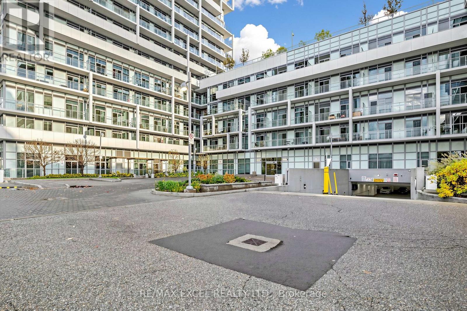 1702 - 55 Speers Road, Oakville, Ontario  L6K 0H9 - Photo 28 - W12980450