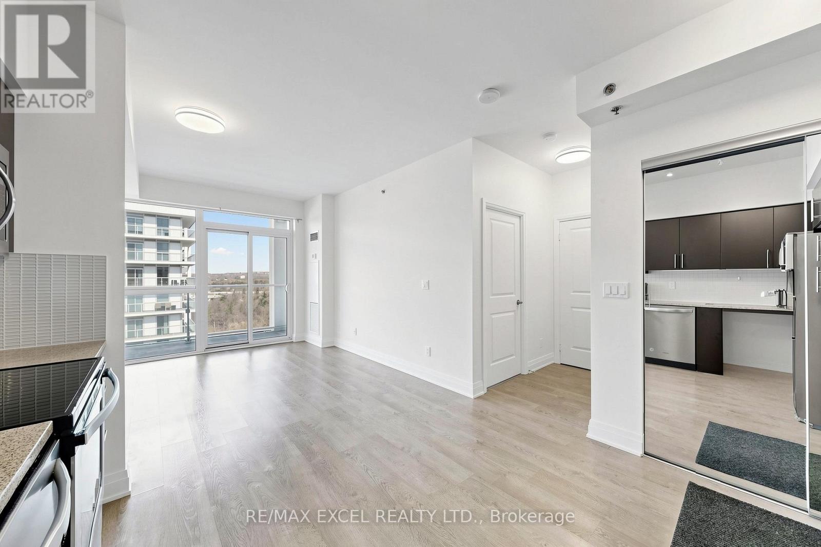 1702 - 55 Speers Road, Oakville, Ontario  L6K 0H9 - Photo 9 - W12980450