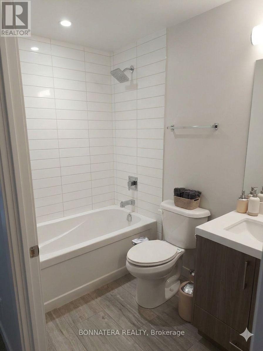 1202 - 2081 Fairview Street, Burlington, Ontario  L7R 0E5 - Photo 10 - W12980480