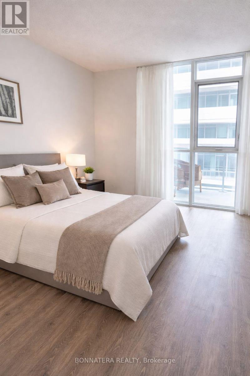 1202 - 2081 Fairview Street, Burlington, Ontario  L7R 0E5 - Photo 11 - W12980480