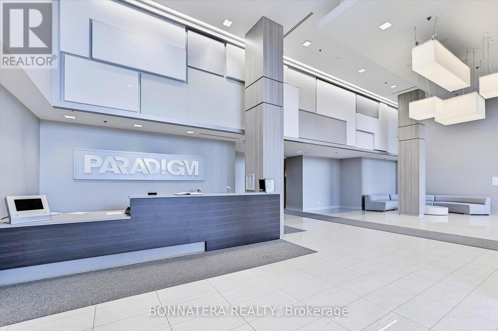 1202 - 2081 Fairview Street, Burlington, Ontario  L7R 0E5 - Photo 2 - W12980480