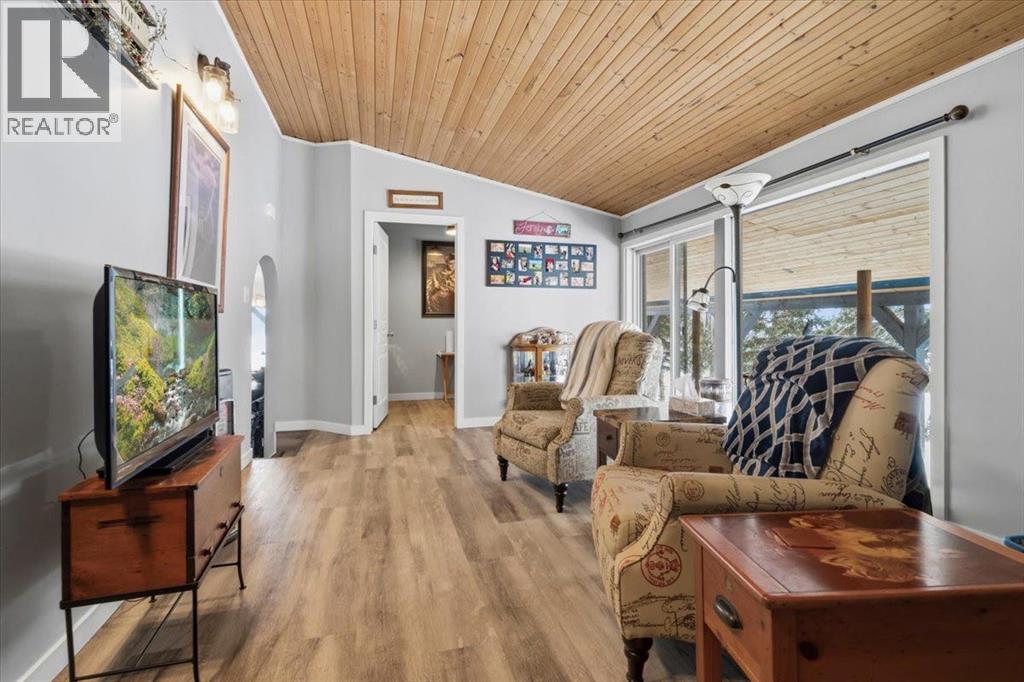 742049 Range Road 34, Teepee Creek, Alberta  T0H 3C0 - Photo 16 - A2282178