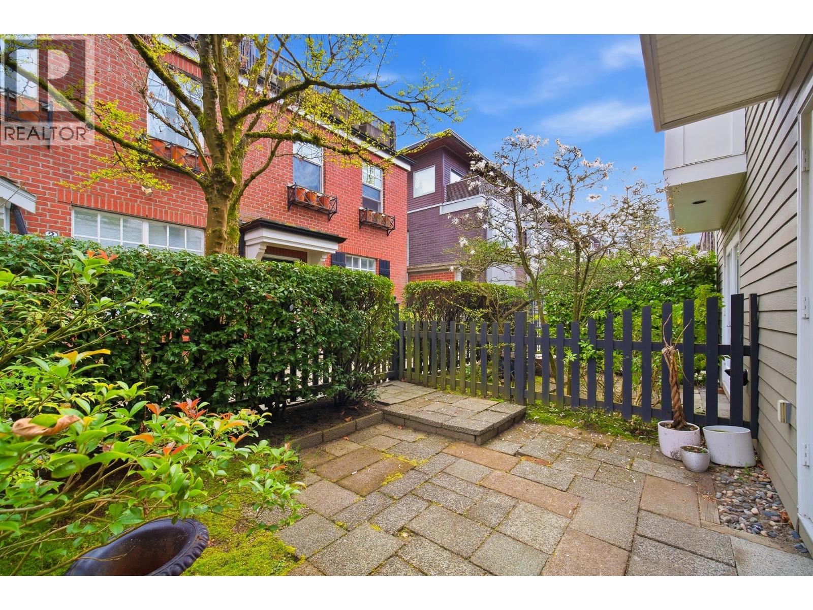 2160 W 8th Avenue, Vancouver, British Columbia  V6K 2A4 - Photo 2 - R3107850