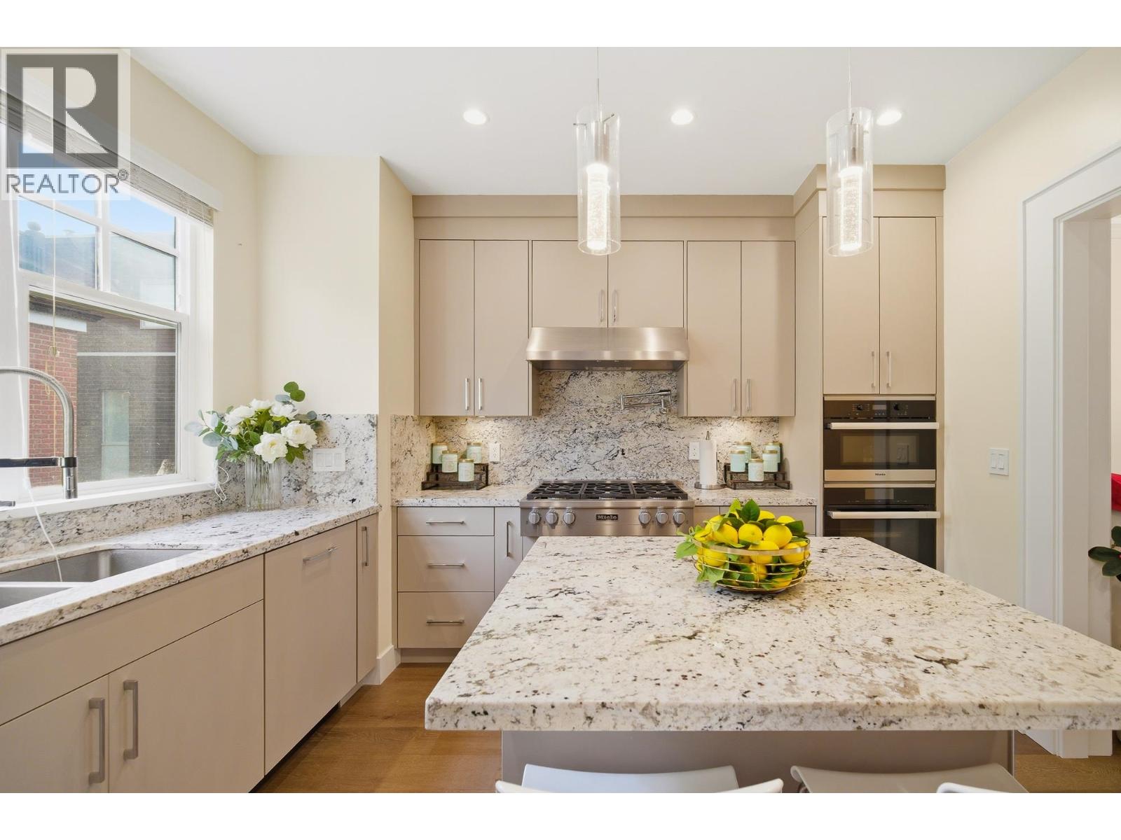 2160 W 8th Avenue, Vancouver, British Columbia  V6K 2A4 - Photo 6 - R3107850