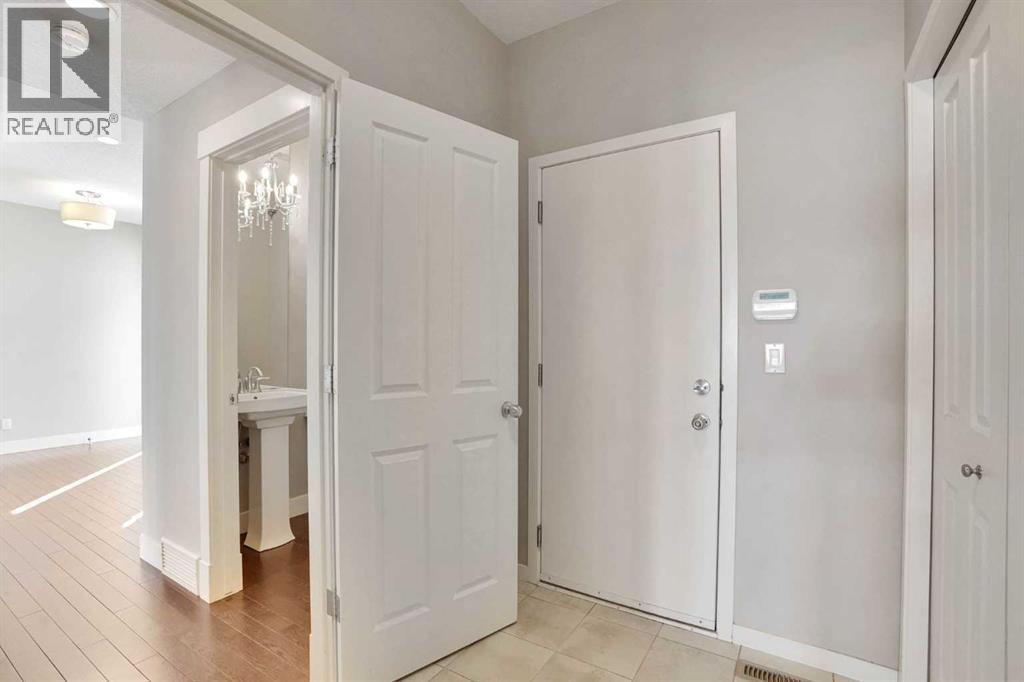 14 West Coach Way Sw, Calgary, Alberta T3H 0M5 - Photo 27 - A2298380