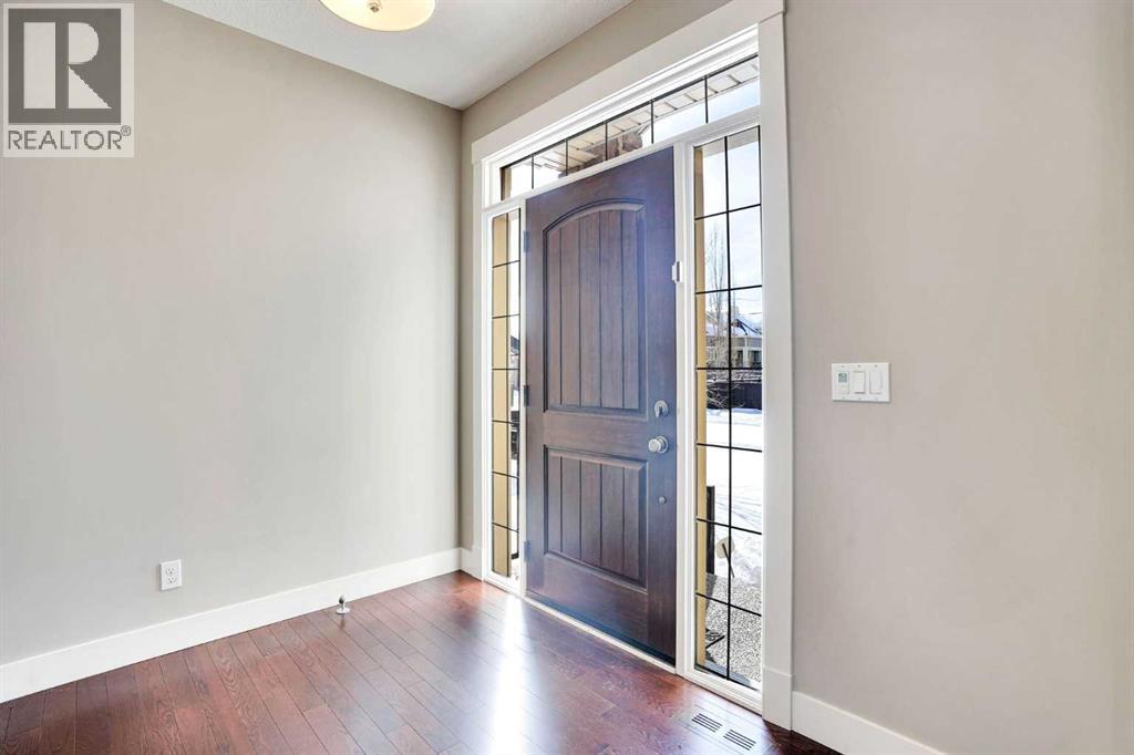 14 West Coach Way Sw, Calgary, Alberta T3H 0M5 - Photo 2 - A2298380