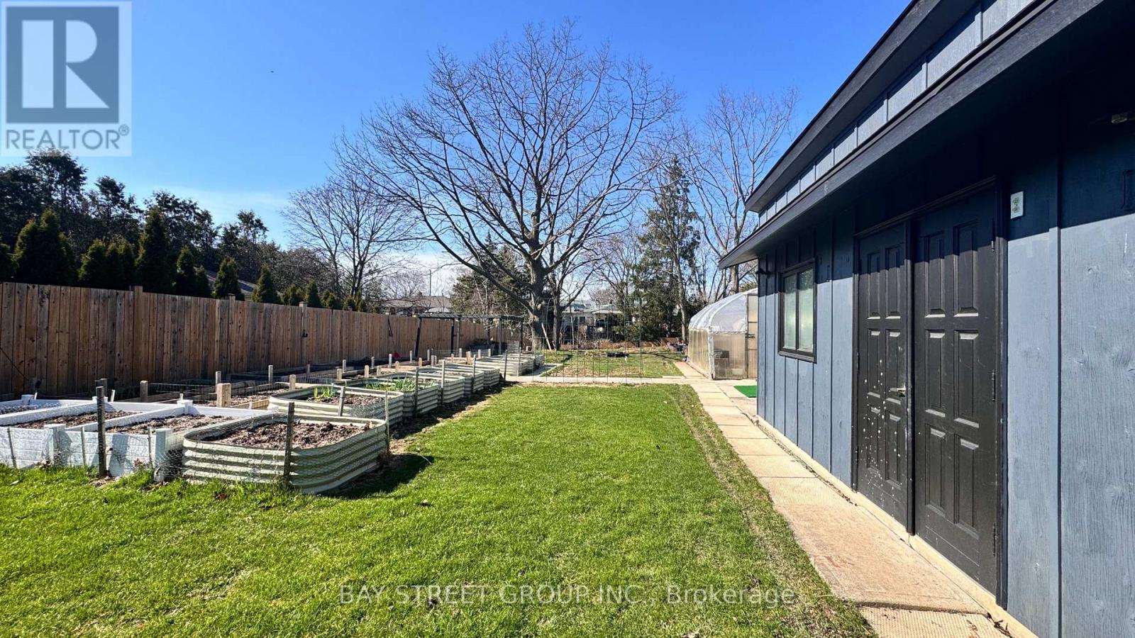 47 Cecil Street, St. Catharines, Ontario  L2N 4B3 - Photo 48 - X12980466