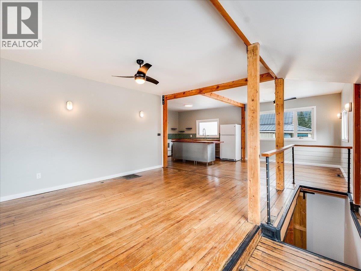 2043 Park Street, Rossland, British Columbia  V0G 1Y0 - Photo 21 - 10379188
