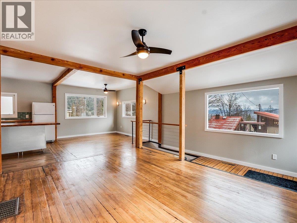 2043 Park Street, Rossland, British Columbia  V0G 1Y0 - Photo 13 - 10379188