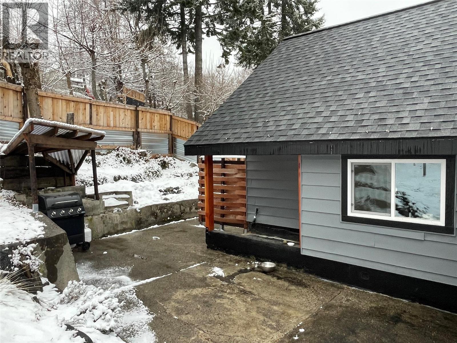 2043 Park Street, Rossland, British Columbia  V0G 1Y0 - Photo 17 - 10379188