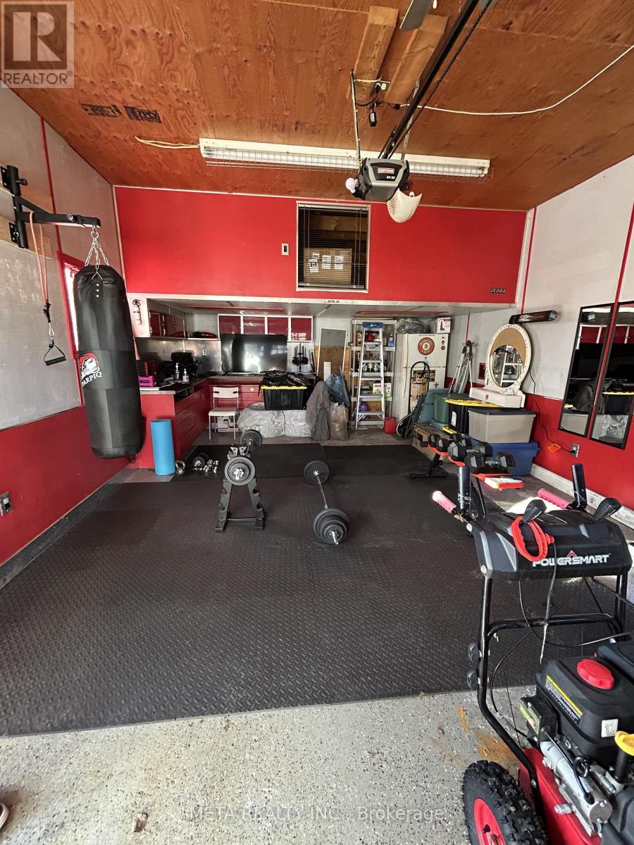 Main Floor - 22 Garfield Crescent, Brampton, Ontario  L6V 1V8 - Photo 16 - W12847150