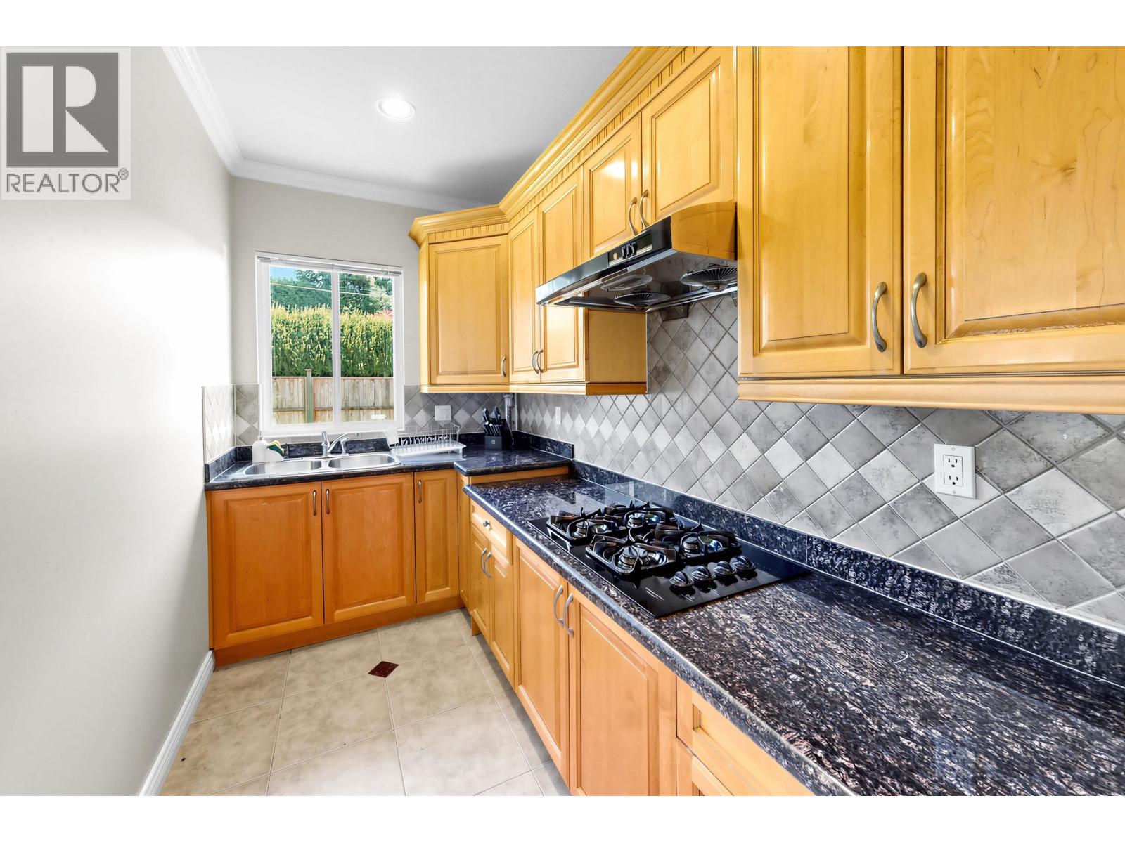 9140 Pinewell Crescent, Richmond, British Columbia  V7A 2C6 - Photo 6 - R3109658