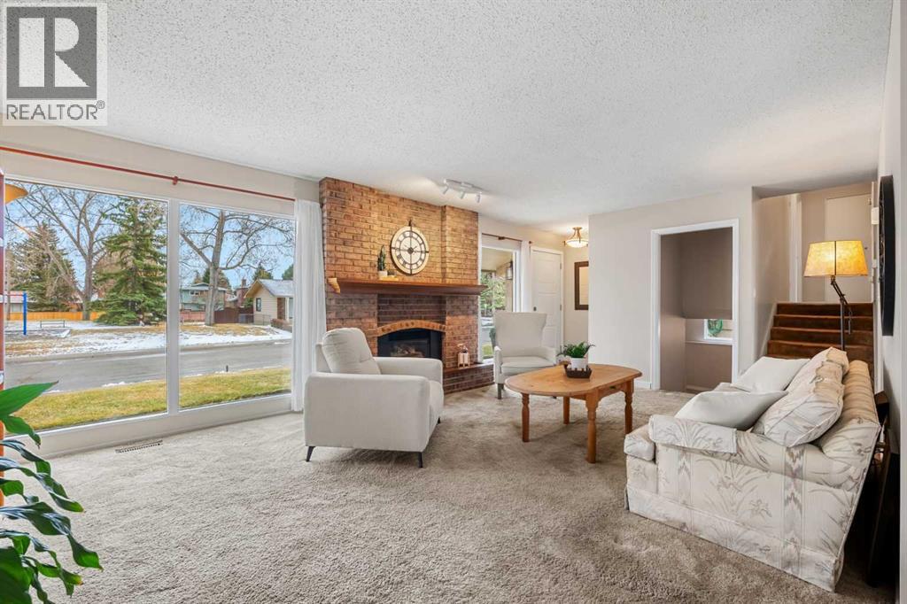 247 Parkwood Close SE, Calgary, Alberta  T2J 3V8 - Photo 9 - A2298324