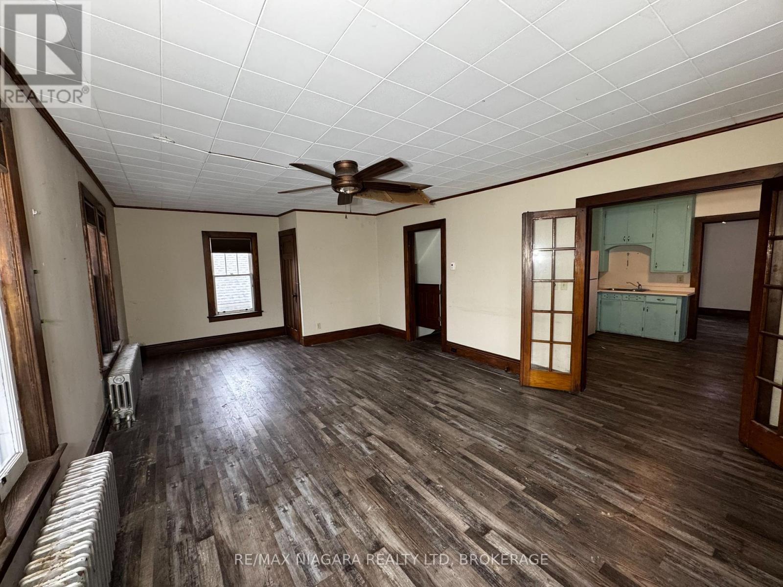 34 Avenue Place, Welland, Ontario  L3B 4B1 - Photo 11 - X12968478