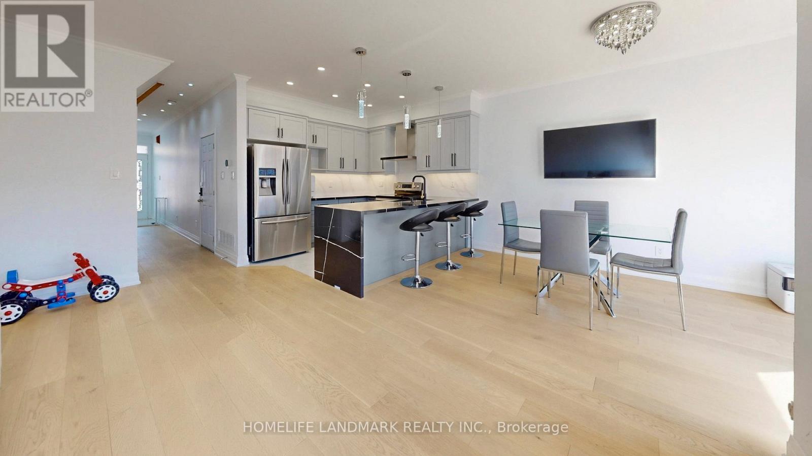 32 Arco Circle, Vaughan, Ontario  L6A 3Z7 - Photo 11 - N12980506