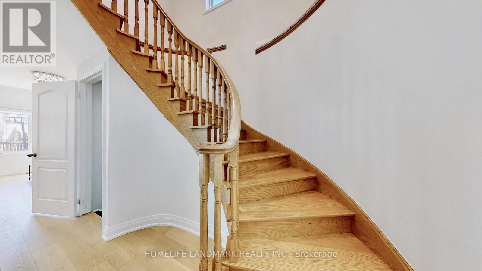 32 Arco Circle, Vaughan, Ontario  L6A 3Z7 - Photo 14 - N12980506