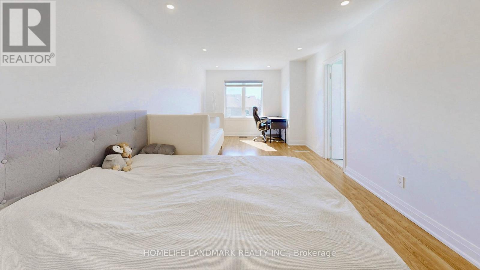 32 Arco Circle, Vaughan, Ontario  L6A 3Z7 - Photo 17 - N12980506