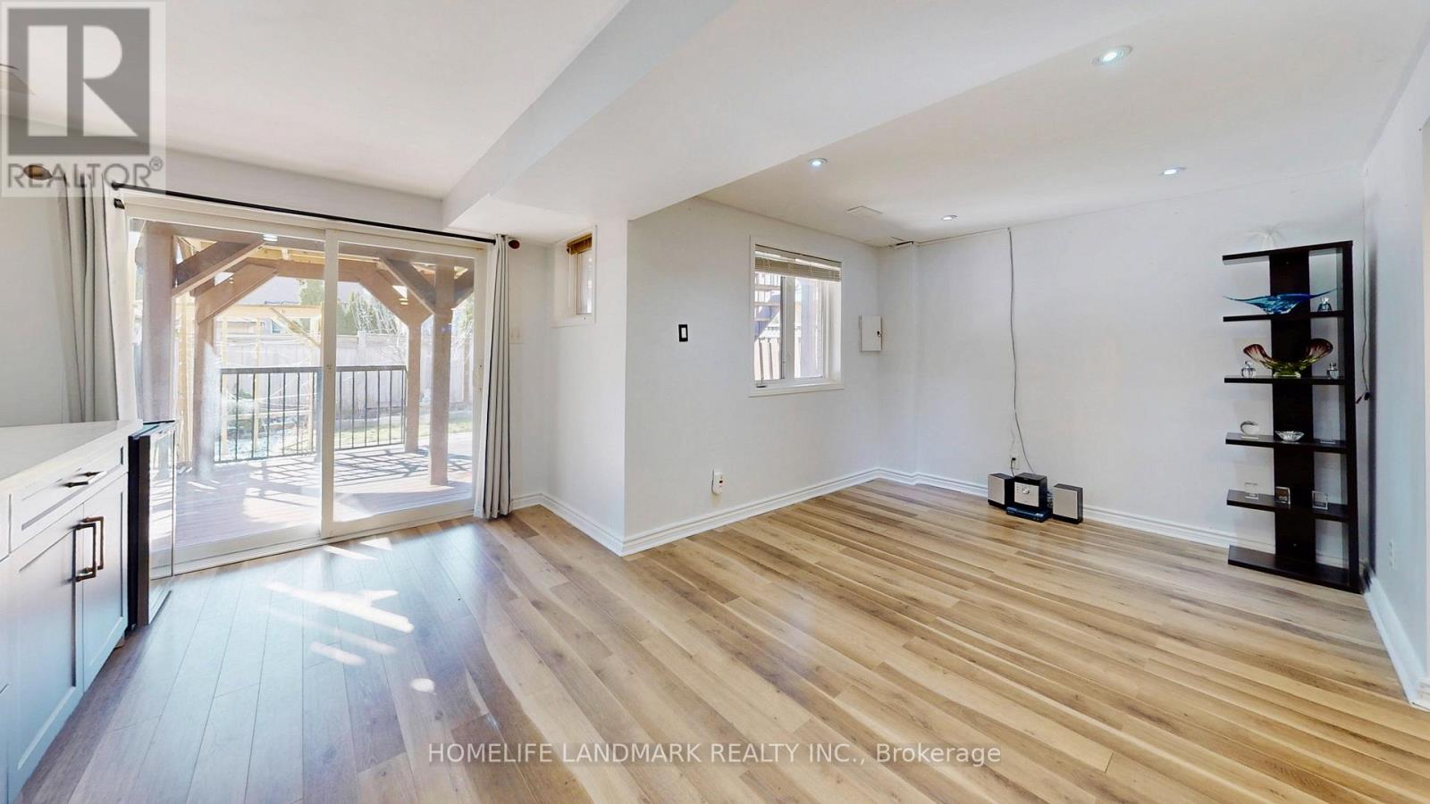 32 Arco Circle, Vaughan, Ontario  L6A 3Z7 - Photo 30 - N12980506