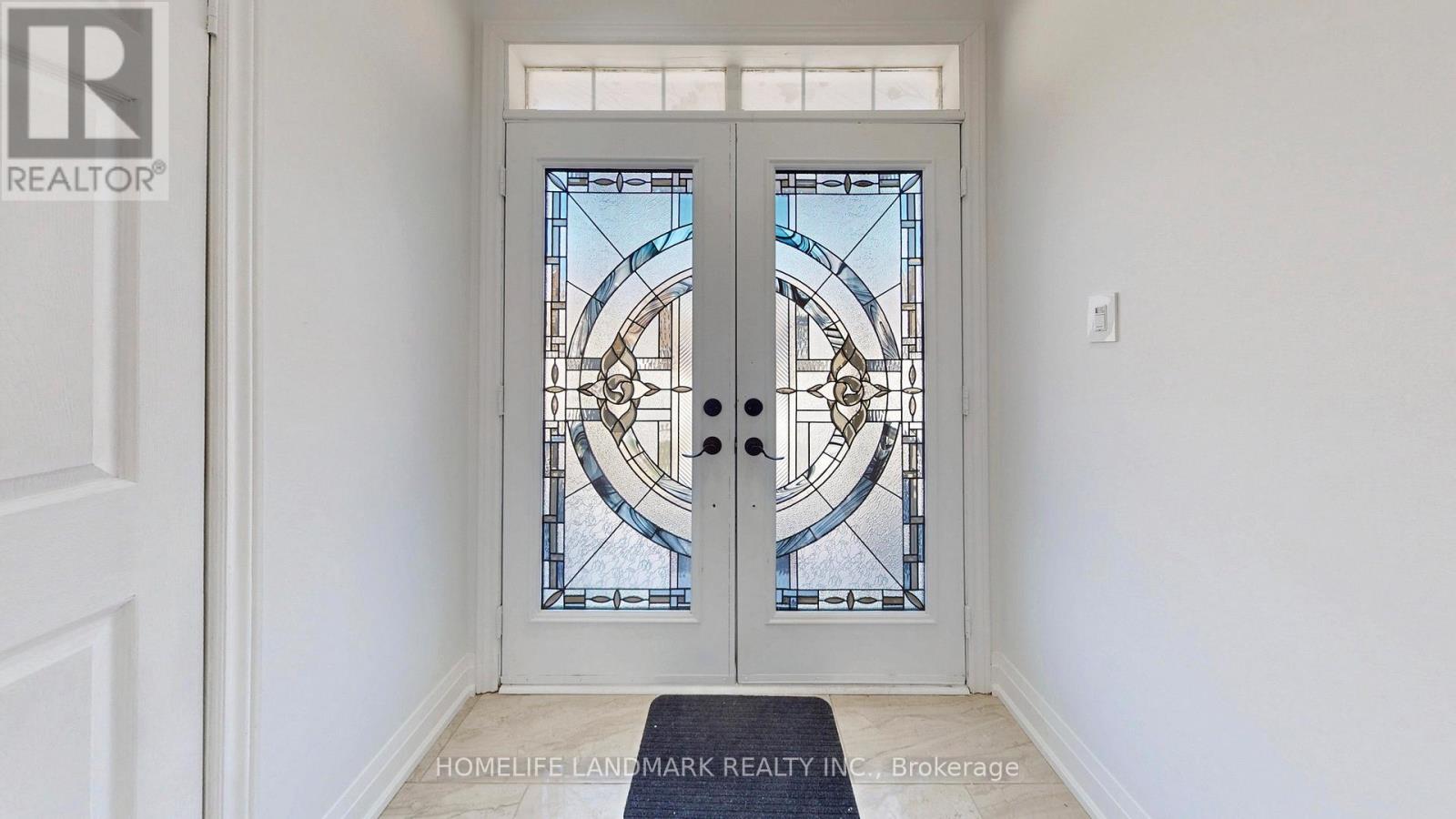 32 Arco Circle, Vaughan, Ontario  L6A 3Z7 - Photo 5 - N12980506