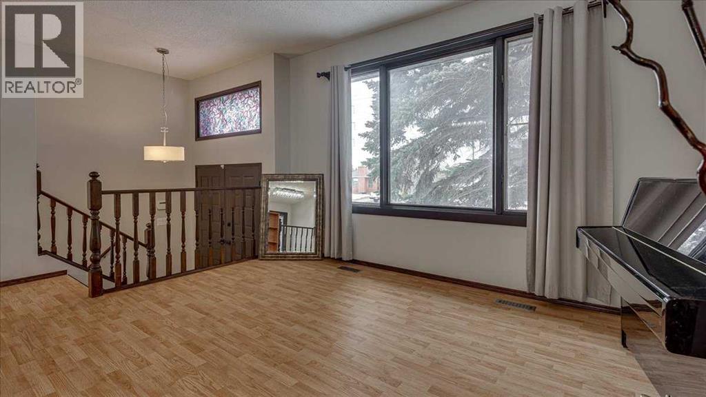 19 Bettenson Street, Red Deer, Alberta  T4R 1J5 - Photo 4 - A2299017