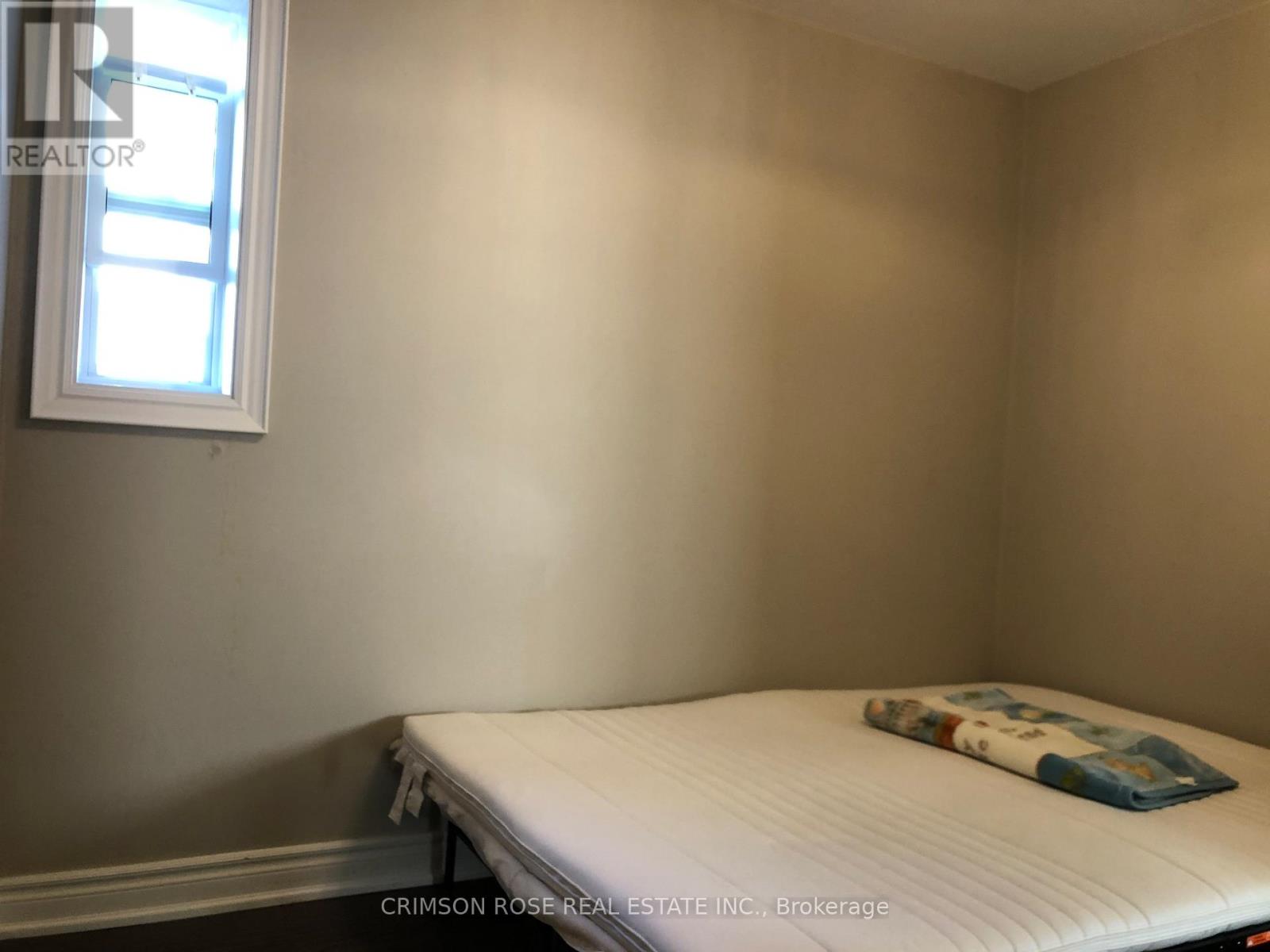 Upper Level - 299 Southview Road, Oakville, Ontario  L6K 2P2 - Photo 14 - W12980500