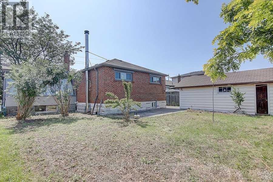 Upper Level - 299 Southview Road, Oakville, Ontario  L6K 2P2 - Photo 22 - W12980500