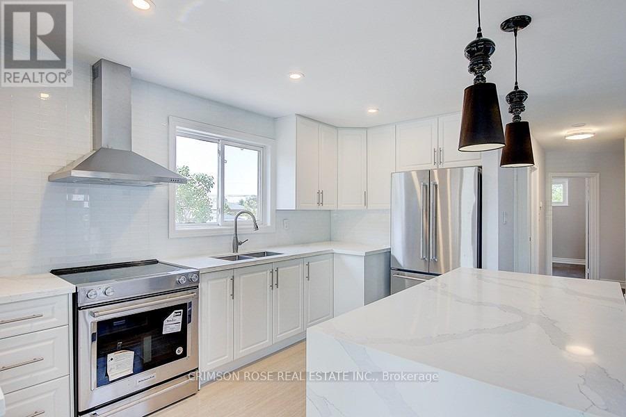 Upper Level - 299 Southview Road, Oakville, Ontario  L6K 2P2 - Photo 4 - W12980500