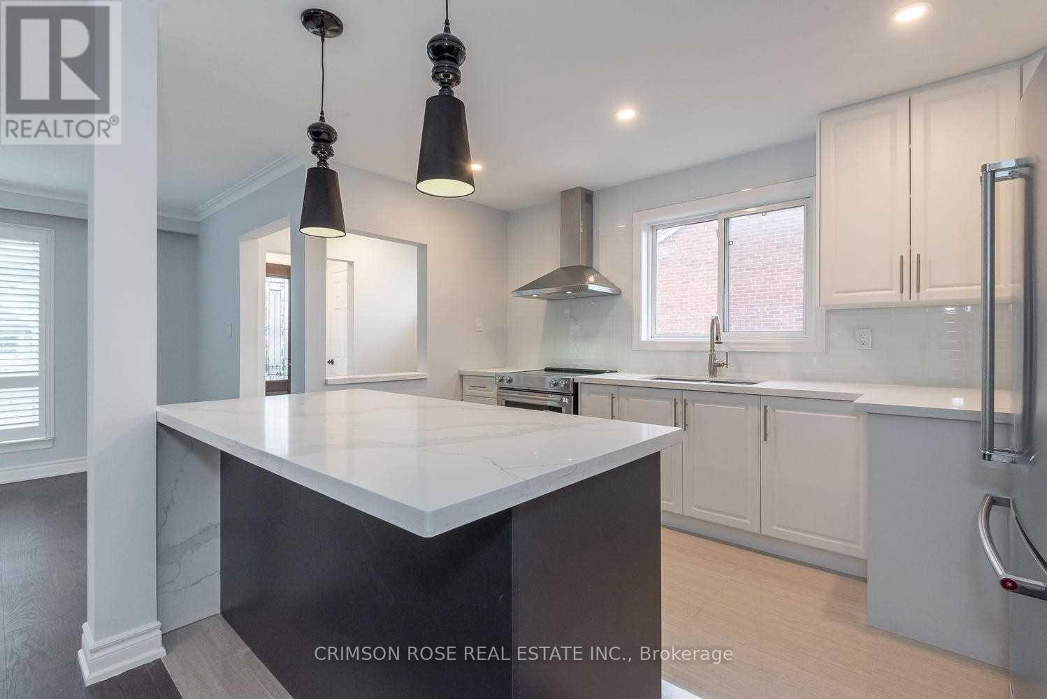 Upper Level - 299 Southview Road, Oakville, Ontario  L6K 2P2 - Photo 5 - W12980500