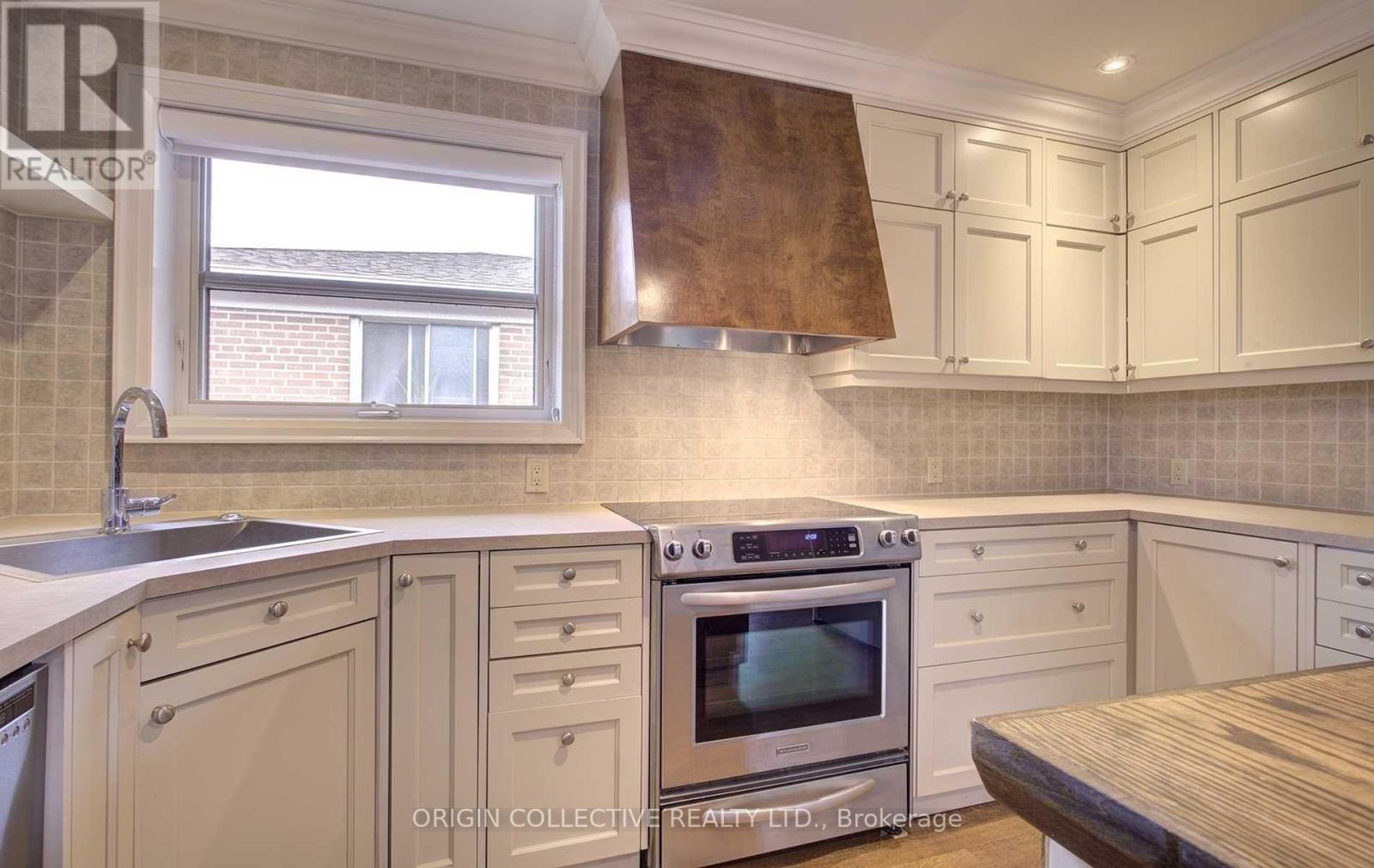 2 - 97 Runnymede Road, Toronto, Ontario  M6S 2Y4 - Photo 5 - W12980508