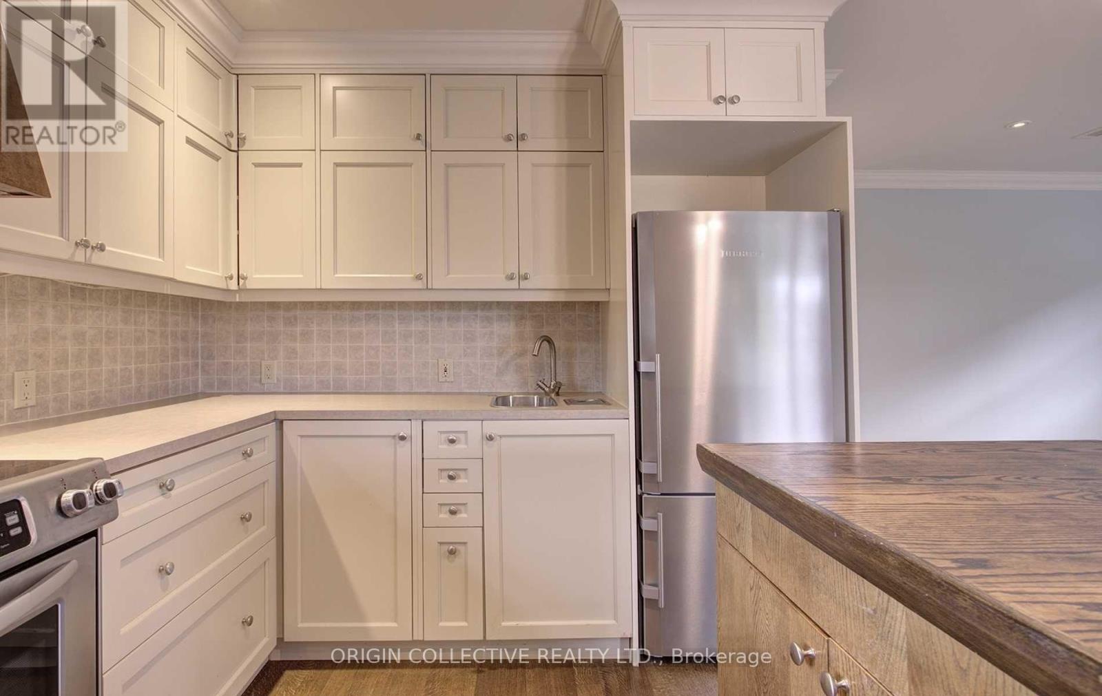 2 - 97 Runnymede Road, Toronto, Ontario  M6S 2Y4 - Photo 7 - W12980508