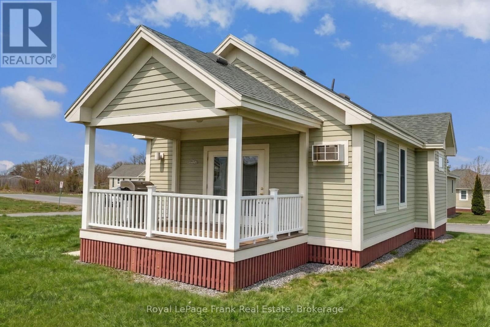 52 - 11 Butternut Lane, Prince Edward County, Ontario  K0K 1P0 - Photo 3 - X12980492