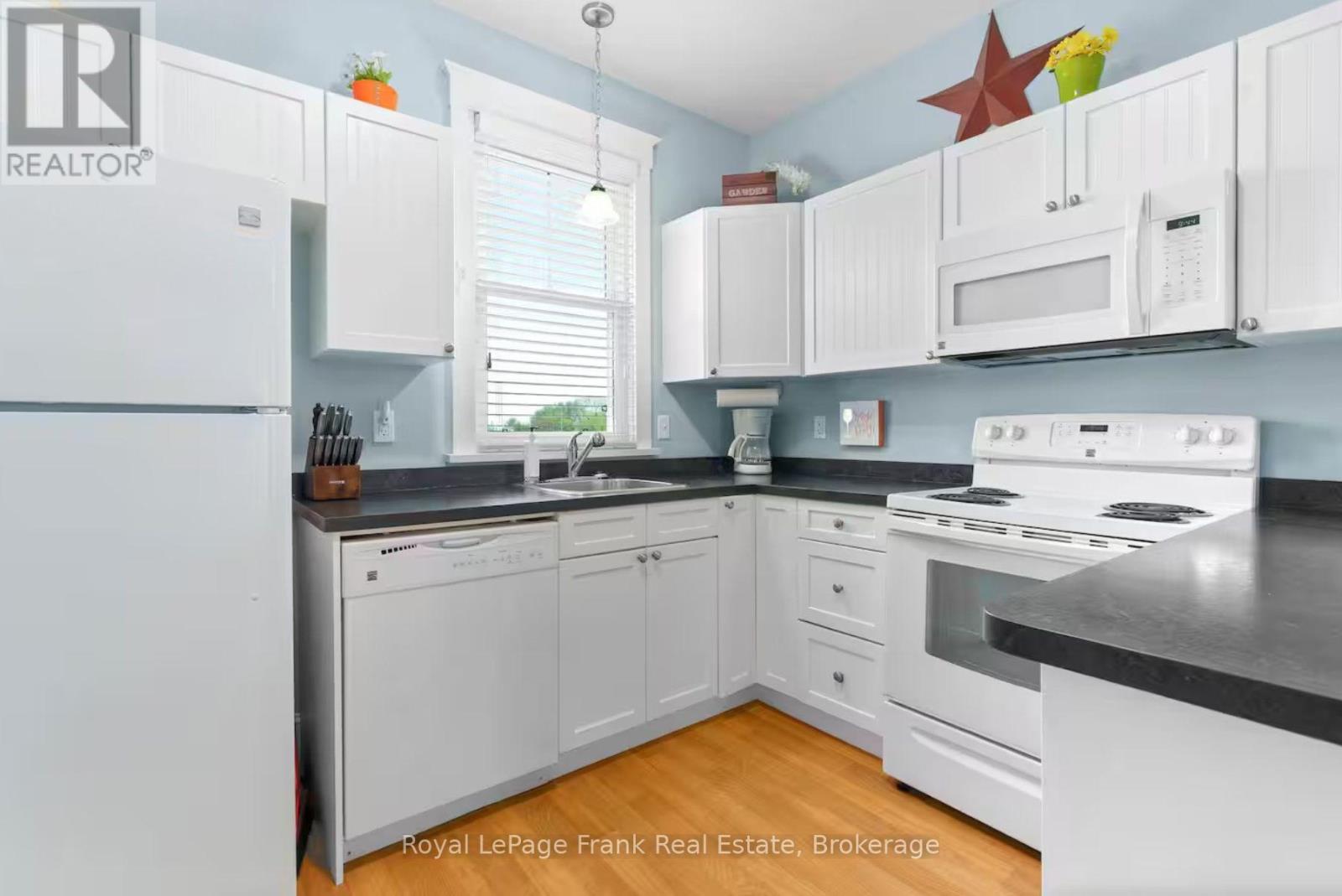 52 - 11 Butternut Lane, Prince Edward County, Ontario  K0K 1P0 - Photo 5 - X12980492