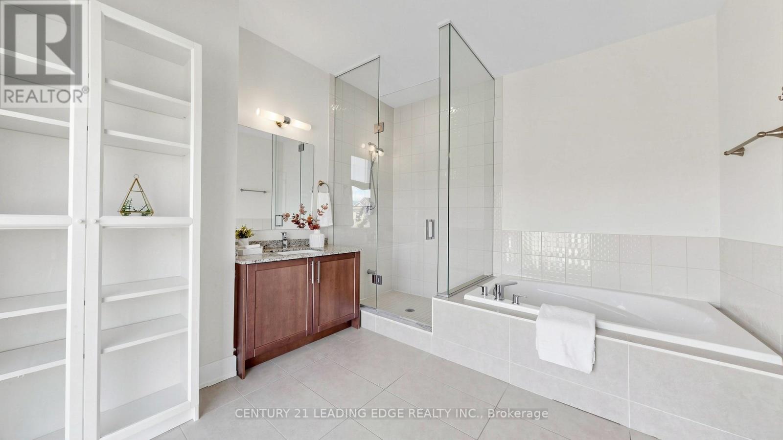 27 Poplar Drive, Richmond Hill, Ontario  L4E 2Y4 - Photo 24 - N12977244